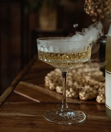 Šampano taurių piramidė